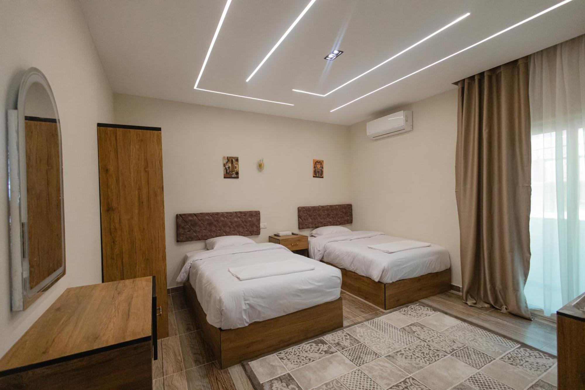 The View Pyramids Hotel Kafrat al Jabal Exterior photo