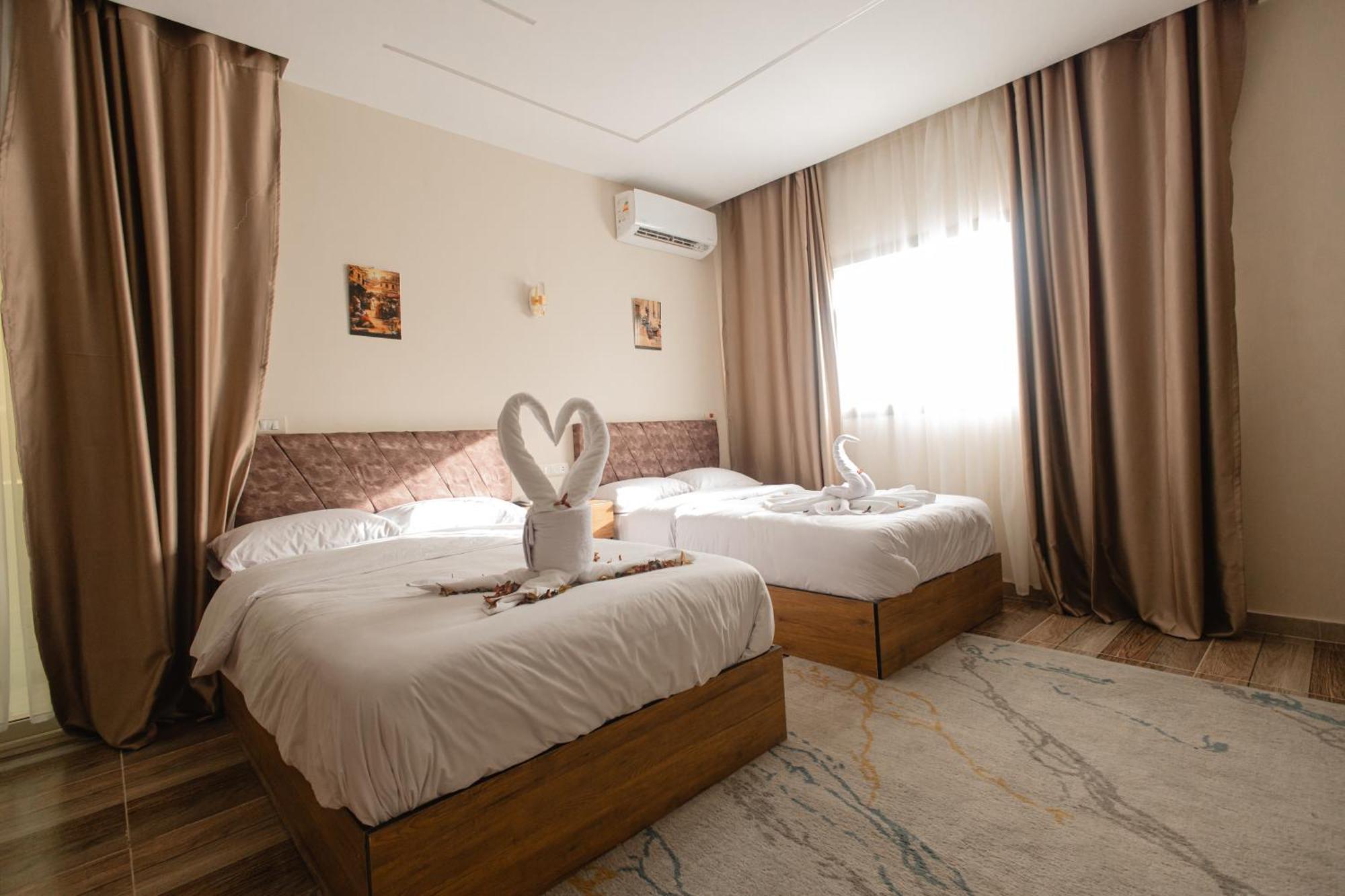 The View Pyramids Hotel Kafrat al Jabal Exterior photo
