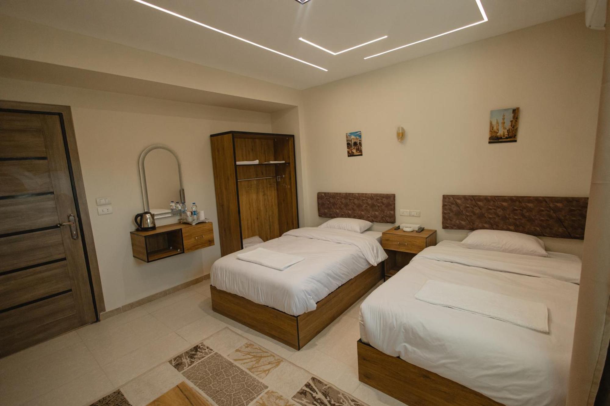 The View Pyramids Hotel Kafrat al Jabal Exterior photo